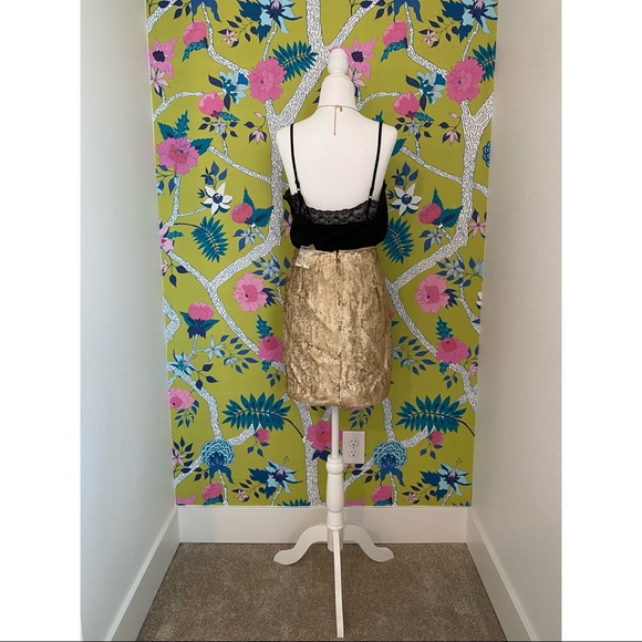 ꧁ 𝐸𝓁𝑒𝑔𝒶𝓃𝓉 𝒩𝒾𝑔𝒽𝓉 𝒪𝓊𝓉 ꧂ - Picture 2 of 3